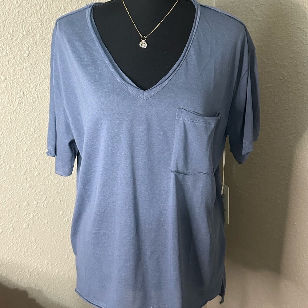 NWT LA MIEL V Neck Relaxed Tee in yale blue